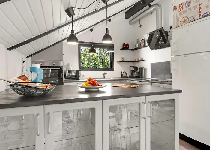 Stunning In With Kitchen