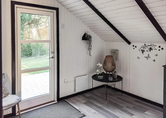 Casa de Férias Stunning In With Kitchen Rødby